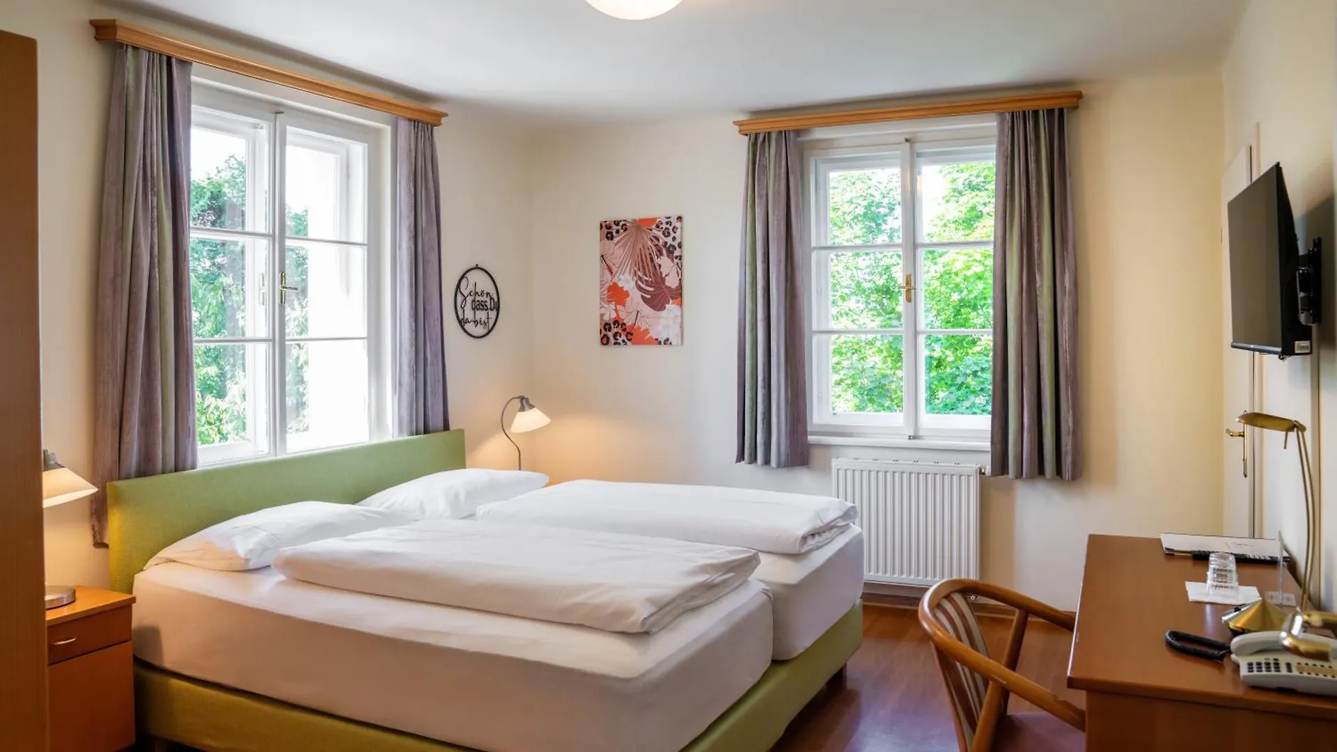 Homestay Johannes Schloessl - Gaestehaus Der Pallottiner Am Moenchsberg Salzburg