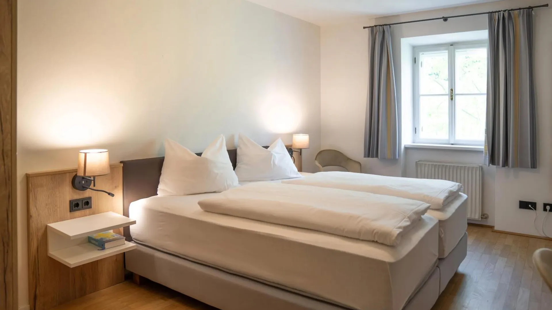Homestay Johannes Schloessl - Gaestehaus Der Pallottiner Am Moenchsberg Salzburg Austria