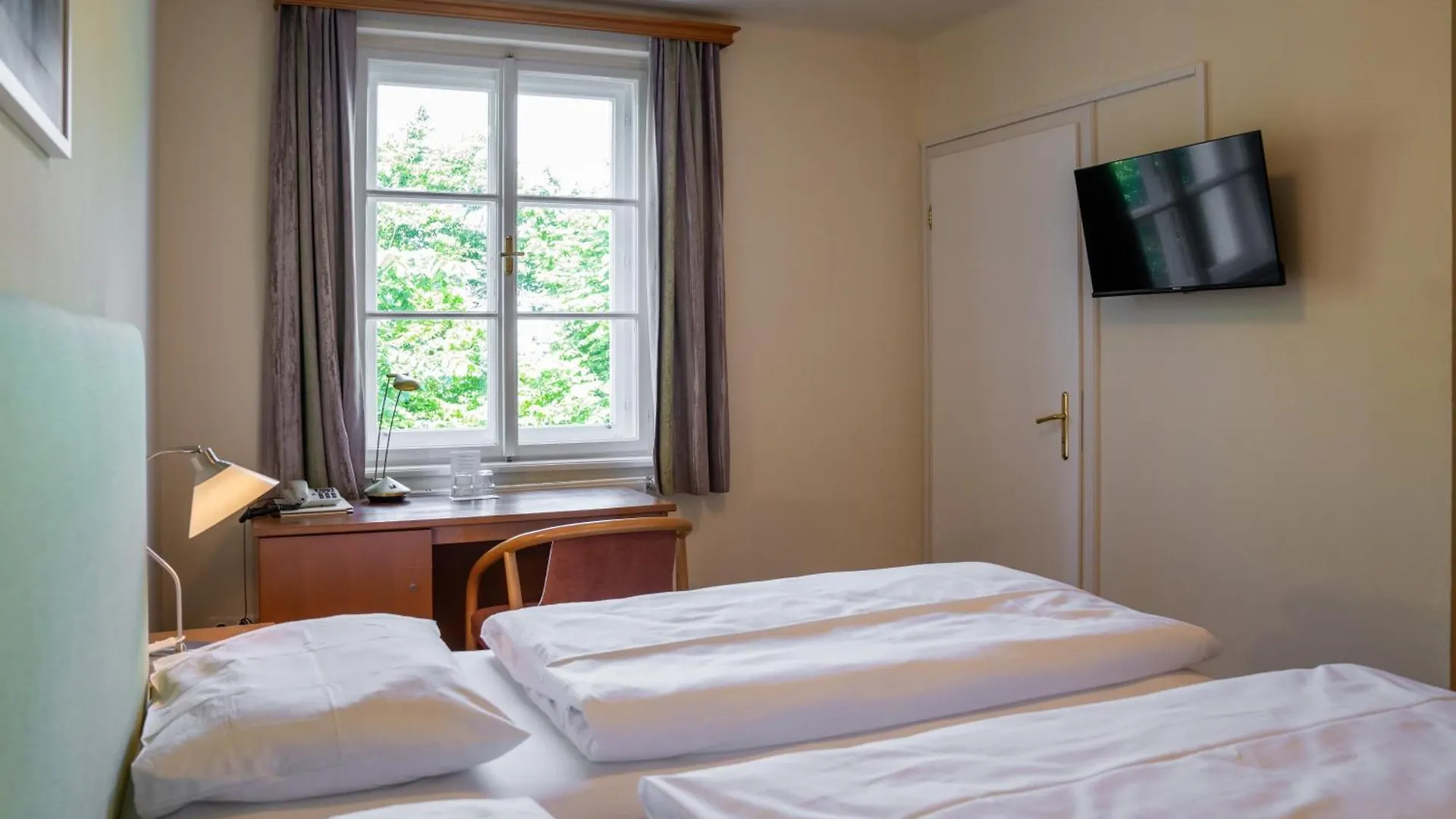 Rum i privatbostad Johannes Schloessl - Gaestehaus Der Pallottiner Am Moenchsberg Salzburg Österrike