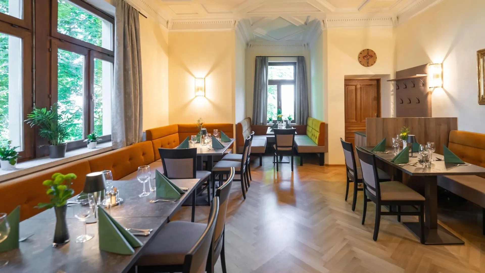 Johannes Schloessl - Gaestehaus Der Pallottiner Am Moenchsberg Salzburg Rum i privatbostad