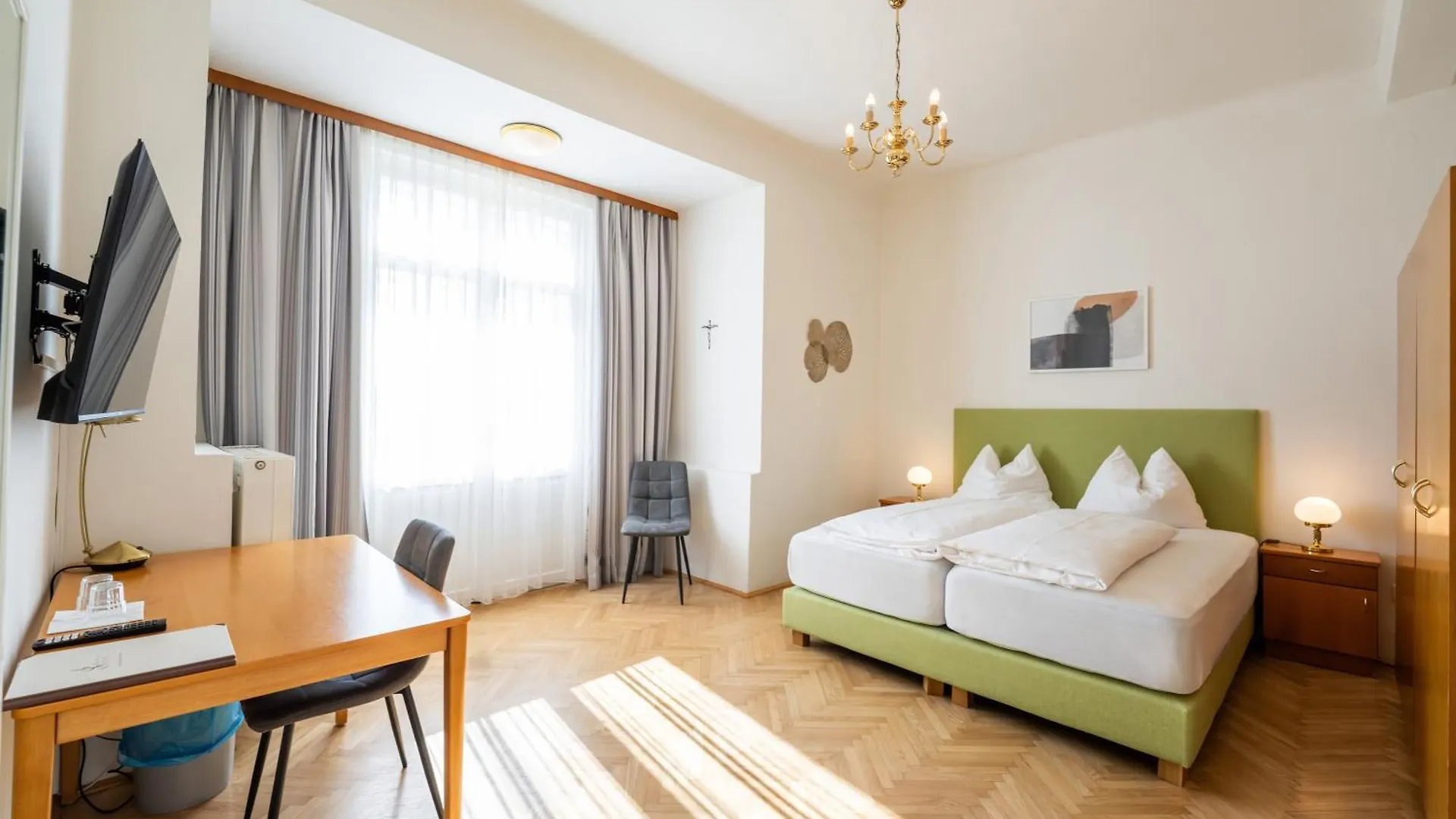 Homestay Johannes Schloessl - Gaestehaus Der Pallottiner Am Moenchsberg Salzburg Austria