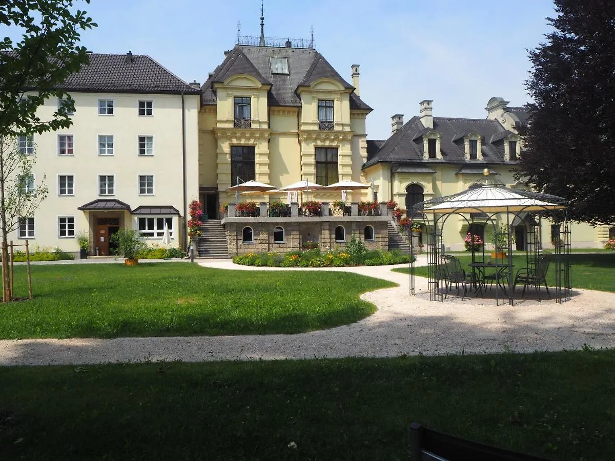 Апартаменты Johannes Schloessl - Gaestehaus Der Pallottiner Am Moenchsberg Зальцбург Проживание в семье