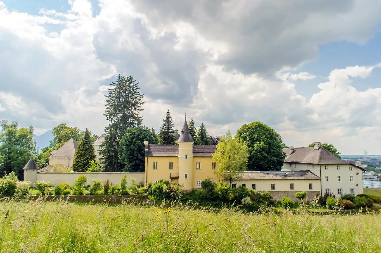 Апартаменты Johannes Schloessl - Gaestehaus Der Pallottiner Am Moenchsberg Зальцбург