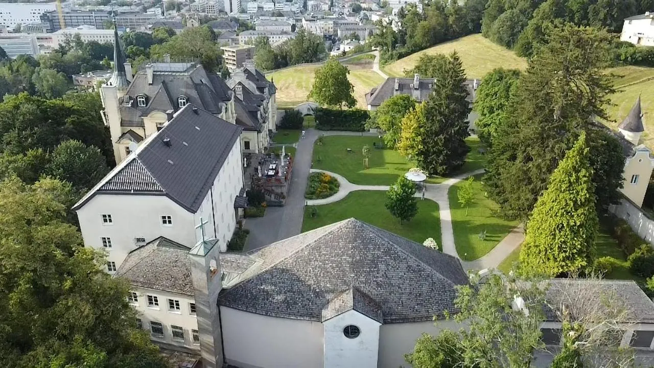 Апартаменты Johannes Schloessl - Gaestehaus Der Pallottiner Am Moenchsberg Зальцбург