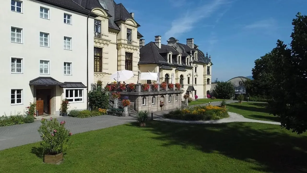 Апартаменты Johannes Schloessl - Gaestehaus Der Pallottiner Am Moenchsberg Зальцбург Проживание в семье